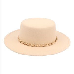 NEW ON TREND FASHION IVORY BRIM HAT GOLD CHAIN ACCENT